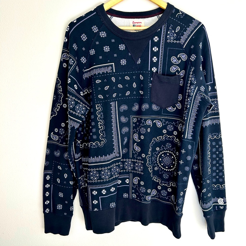 Todd Snyder + Champion Bandana Print Sweatshirt In Navy Size Large